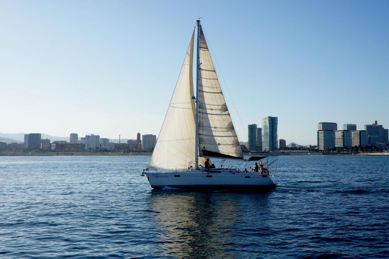Bateau-hôtel Velero En Port Forum Sail Boat